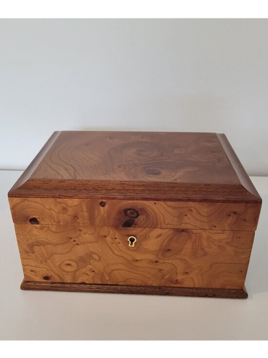 Agresti Jewelry - Agresti Vintage Luxury Jewelry Box Handcrafted of Briarwood in Florence, Italy
